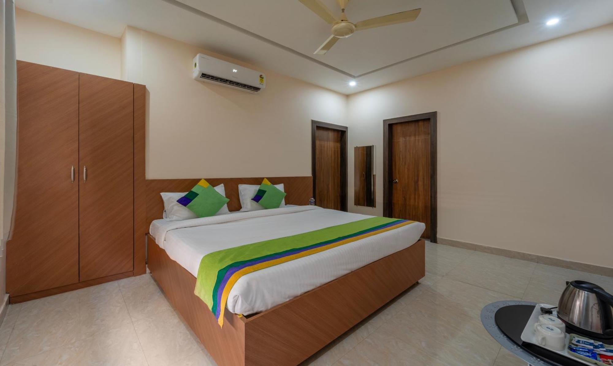 Treebo Raj Palace فاراناسي المظهر الخارجي الصورة