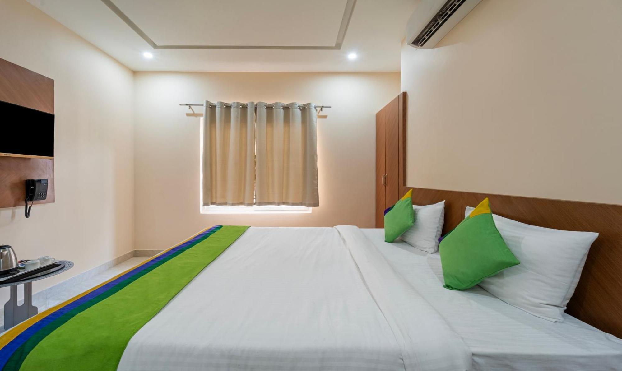 Treebo Raj Palace فاراناسي المظهر الخارجي الصورة