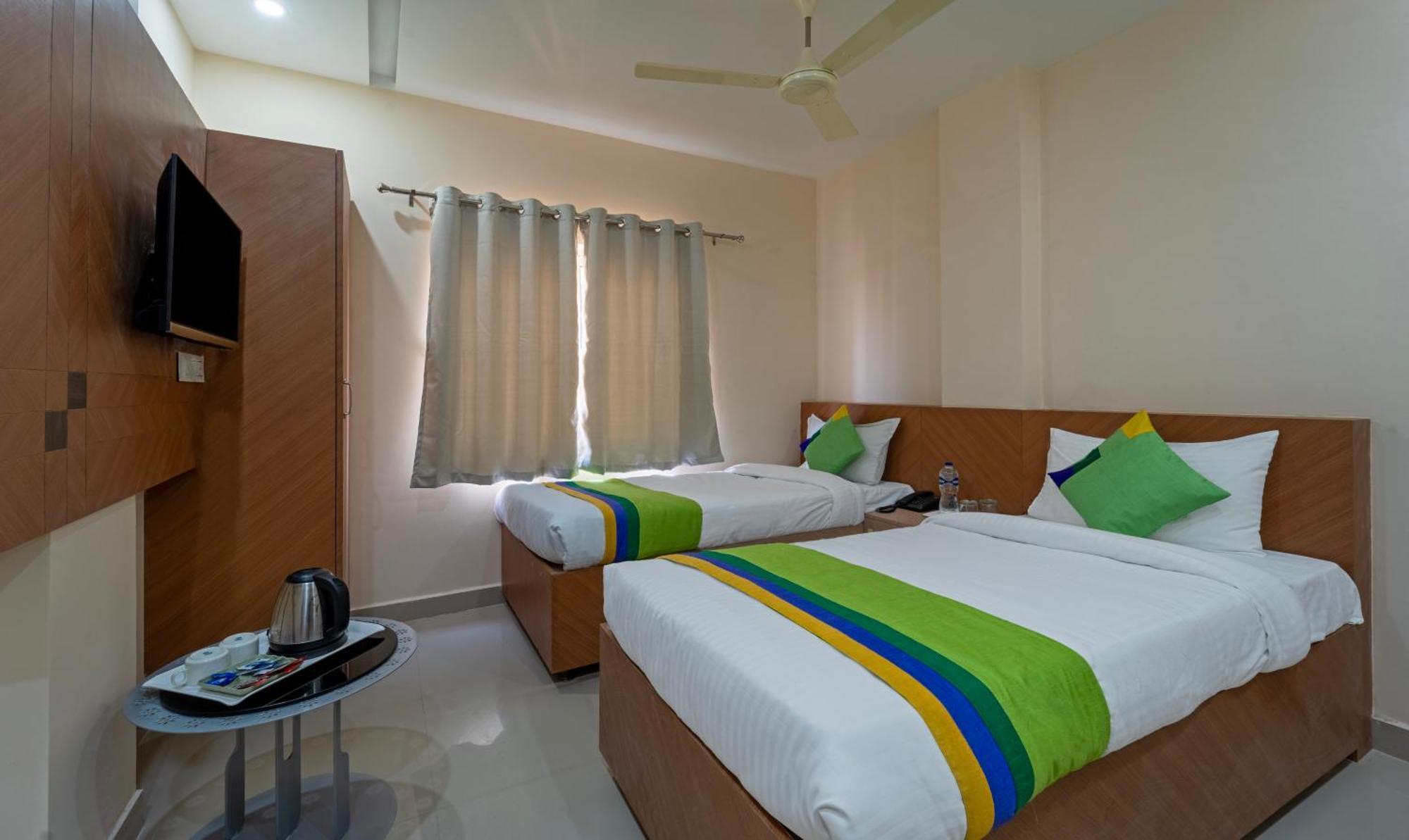 Treebo Raj Palace فاراناسي المظهر الخارجي الصورة