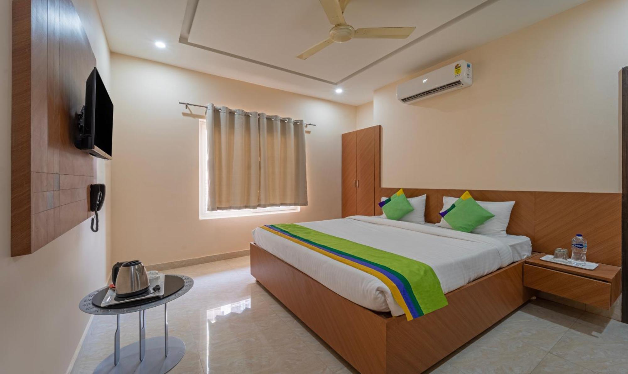 Treebo Raj Palace فاراناسي المظهر الخارجي الصورة